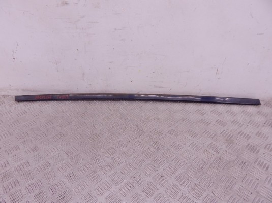 Молдинг двери передней левой BMW 7-series (E38) 51 21 8 158 185
