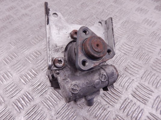 Насос гидроусилителя руля BMW 5-series (E39) 32 41 1 092 742