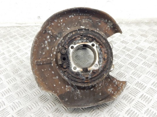 Ступица задняя левая BMW 5-series (E60/61) 33 32 6 770 923