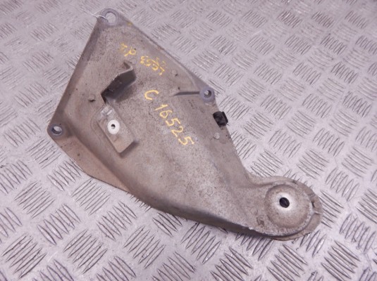 Кронштейн двигателя BMW X5-series (E53) 22 11 6 761 565 Кронштейн двигателя BMW X5-series (E53) 22 11 6 761 565