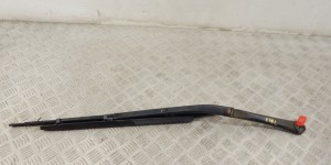 Щеткодержатель (поводок стеклоочистителя, дворник) BMW 5-series (E39) 61 61 8 209 879