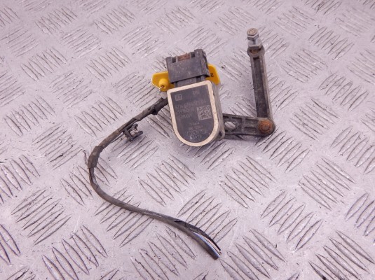 Датчик положения кузова BMW 7-series (F01/02) 37 14 6 784 075 Датчик положения кузова BMW 7-series (F01/02) 37 14 6 784 075