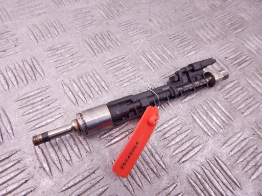 Форсунка BMW 3-series (F30/31) 13 64 7 639 994