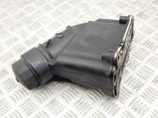 Корпус масляного фильтра BMW 1-series (E87) 11 42 7 807 799 Корпус масляного фильтра BMW 1-series (E87) 11 42 7 807 799