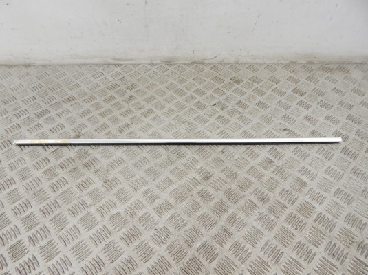 Молдинг стекла двери передней левой наружный BMW 5-series (E39)