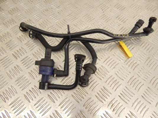 Патрубок вентиляции картера BMW 1-series (F20/21) 11 15 7 614 690