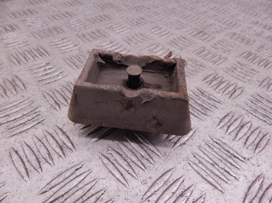 Опора под домкрат (поддомкратная подушка) BMW 3-series (E46) 51 71 8 268 885