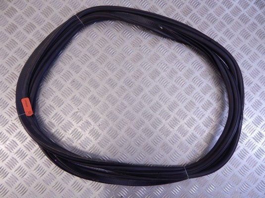 Уплотнитель багажника BMW X5-series (F15) 51 76 7 385 847