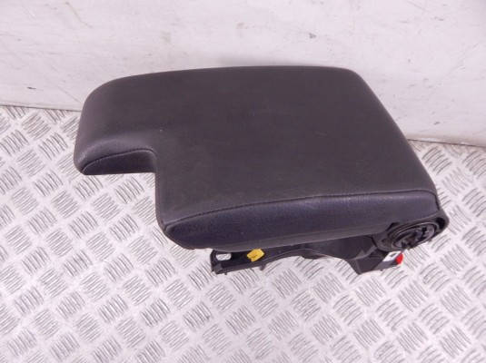 Подлокотник BMW 3-series (E46) 51 16 8 213 678