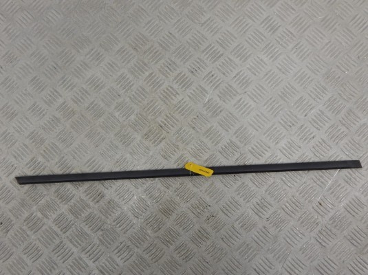 Молдинг двери задней правой BMW X5-series (E53) 51 13 8 402 654