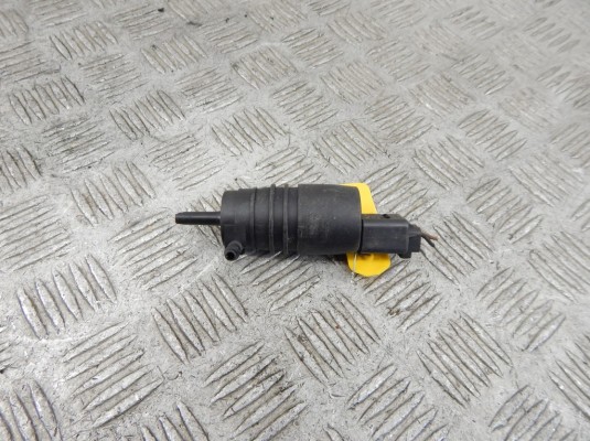 Насос (моторчик) омывателя стекла BMW 5-series (E39) Насос (моторчик) омывателя стекла BMW 5-series (E39)