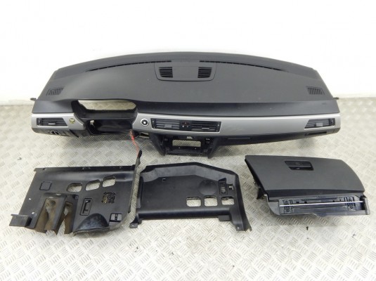 Панель передняя салона (торпедо) BMW 3-series (E90/91/92) Панель передняя салона (торпедо) BMW 3-series (E90/91/92)