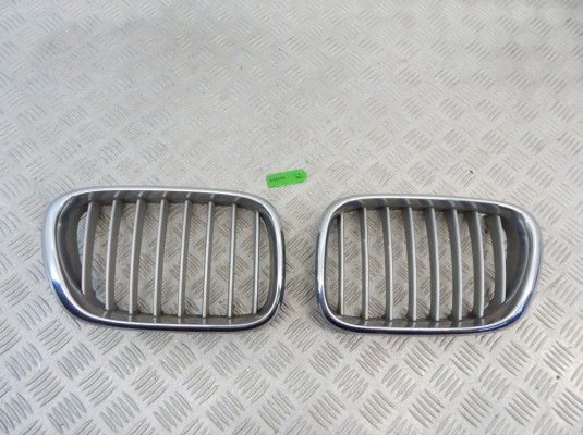 Решетка радиатора BMW X5-series (E53) 51 13 8 247 674