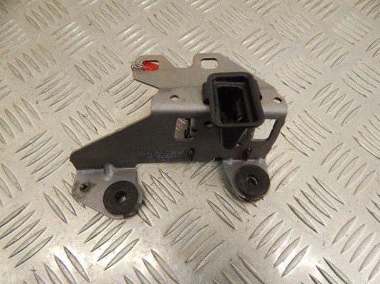 Замок стекла двери багажника BMW 5-series (F10/11) 51 24 7 250 299