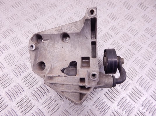 Кронштейн компрессора кондиционера BMW X5-series (E53) 64 55 7 786 708 Кронштейн компрессора кондиционера BMW X5-series (E53) 64 55 7 786 708