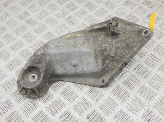 Кронштейн двигателя BMW X5-series (E53) 22 11 6 761 565 Кронштейн двигателя BMW X5-series (E53) 22 11 6 761 565
