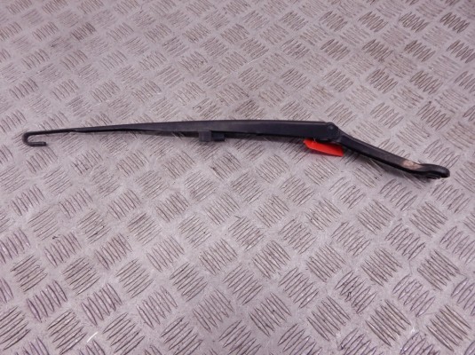 Щеткодержатель (поводок стеклоочистителя, дворник) BMW 3-series (E46) 61 61 7 003 931 Щеткодержатель (поводок стеклоочистителя, дворник) BMW 3-series (E46) 61 61 7 003 931