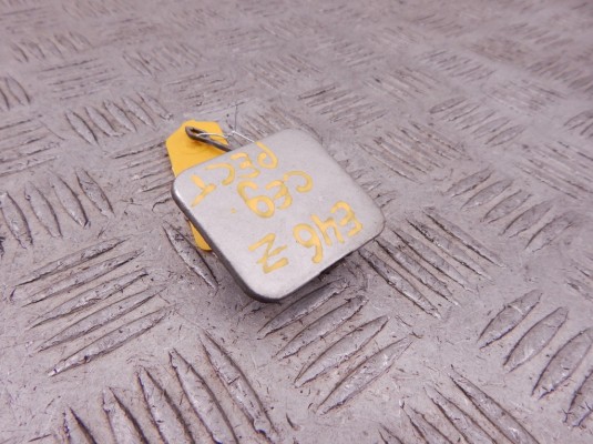 Заглушка (решетка) в бампер задний BMW 3-series (E46) 51 12 0 030 516