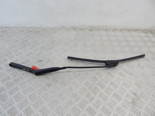Щеткодержатель (поводок стеклоочистителя, дворник) BMW 3-series (E36) 61 61 8 392 006