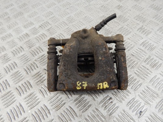 Суппорт передний правый BMW 1-series (E87) 34 11 6 774 682 Суппорт передний правый BMW 1-series (E87) 34 11 6 774 682