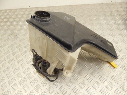 Бачок омывателя BMW X5-series (E53) 61 67 8 252 738