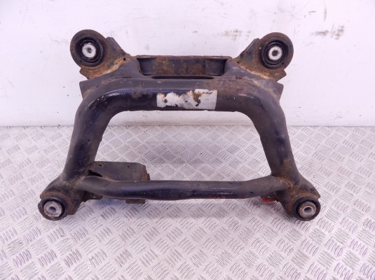 Балка подвески задняя BMW 3-series (E46) 33 31 6 757 435