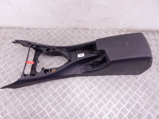 Подлокотник BMW 3-series (E90/91/92) 51 16 7 137 569