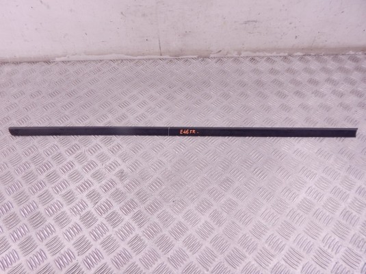 Молдинг двери передней правой BMW 3-series (E46) 51 13 8 208 450