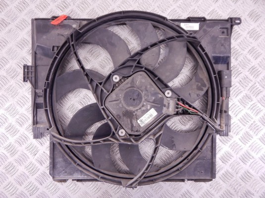 Вентилятор радиатора BMW 3-series (F30/31) 17 42 7 640 509