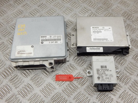 Блок управления двигателем BMW 5-series (E39) 13 61 2 247 891