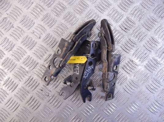 Петля капота BMW X5-series (E53) 41 61 8 402 174