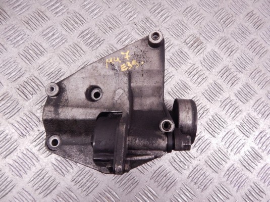 Кронштейн компрессора кондиционера BMW 5-series (E39) 64 55 2 247 388