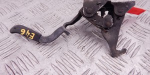 Крюк капота BMW 3-series (E46) 51 23 8 213 029 Крюк капота BMW 3-series (E46) 51 23 8 213 029