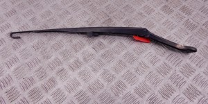 Щеткодержатель (поводок стеклоочистителя, дворник) BMW 3-series (E46) 61 61 7 003 931