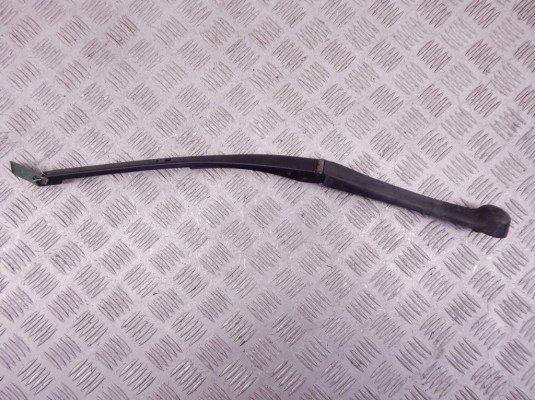 Щеткодержатель (поводок стеклоочистителя, дворник) BMW 5-series (E39) 61 61 8 209 879