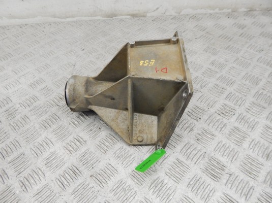 Кронштейн полуоси BMW X5-series (E53) 31 53 7 503 120