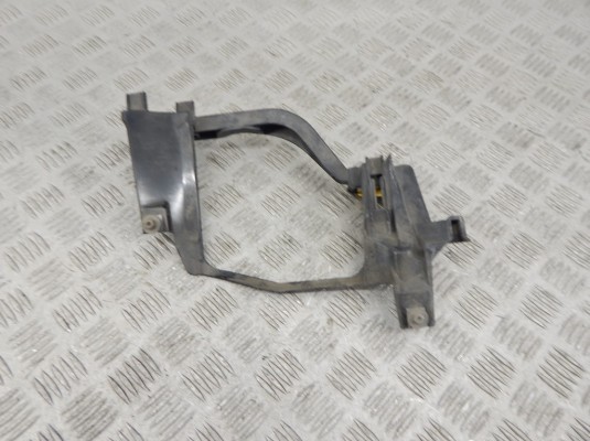 Крепление фары правой BMW 5-series (E60/61) 63 12 6 936 090 Крепление фары правой BMW 5-series (E60/61) 63 12 6 936 090