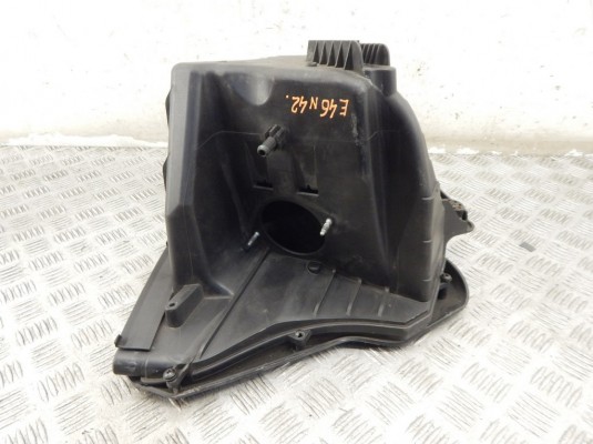 Корпус воздушного фильтра BMW 3-series (E46) 13 71 7 508 710 Корпус воздушного фильтра BMW 3-series (E46) 13 71 7 508 710