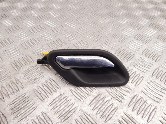 Ручка внутренняя задняя правая BMW 5-series (E39) 51 21 8 226 050 Ручка внутренняя задняя правая BMW 5-series (E39) 51 21 8 226 050