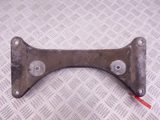 Кронштейн КПП BMW 5-series (E39) 22 31 1 096 104
