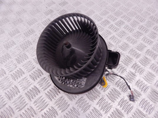 Моторчик печки BMW 1-series (F20/21) 64 11 9 237 559