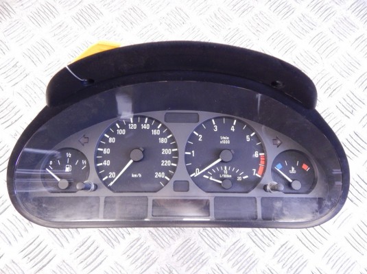 Щиток приборов (приборная панель) BMW 3-series (E46) 62 11 6 915 237