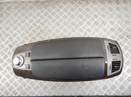 Подлокотник BMW 7-series (E65/66) Подлокотник BMW 7-series (E65/66)