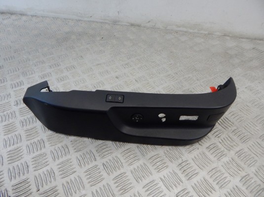 Накладка боковая на сиденье BMW 5-series (E39) 8207246