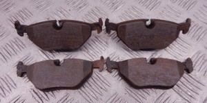 Тормозные колодки задние BMW 5-series (E39) 34 21 6 761 281