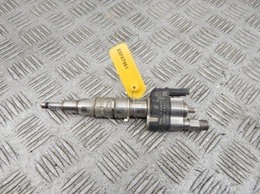 Форсунка BMW X5-series (E70) 13 53 7 585 261