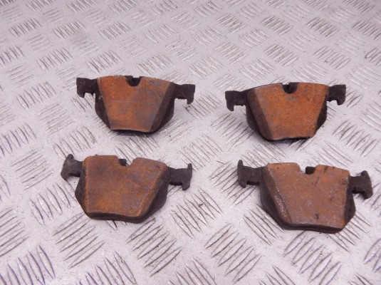 Тормозные колодки задние BMW 5-series (E60/61) Тормозные колодки задние BMW 5-series (E60/61)