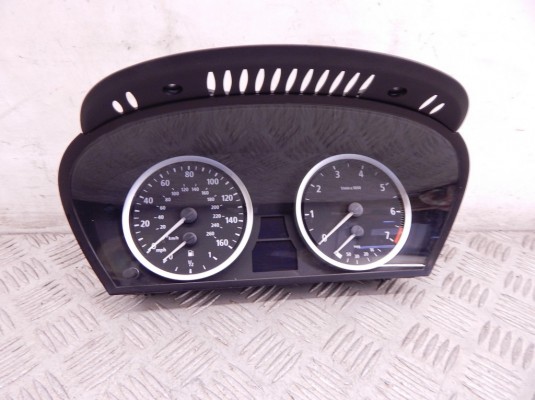 Щиток приборов (приборная панель) BMW 5-series (E60/61) 62 11 6 944 119