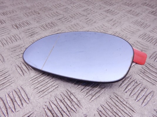 Стекло зеркала наружного левого BMW 1-series (E87) 51 16 7 145 267 Стекло зеркала наружного левого BMW 1-series (E87) 51 16 7 145 267