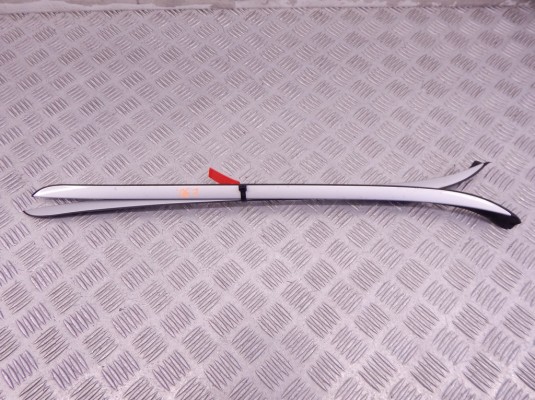 Молдинг стекла лобового BMW 3-series (E90/91/92) 51 13 7 184 001 Молдинг стекла лобового BMW 3-series (E90/91/92) 51 13 7 184 001